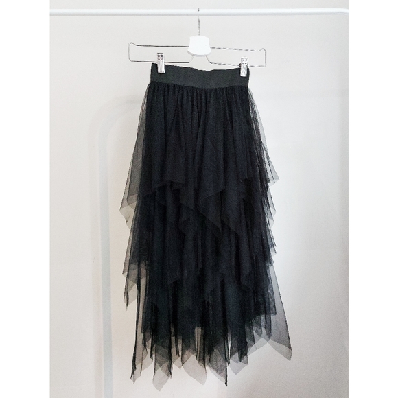 Black Midi Layered Skirt - Picture 2 of 4